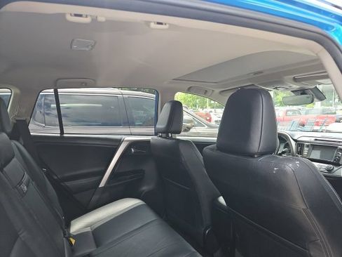 Used 2018 Toyota RAV4 Limited AWD/4WD image 30