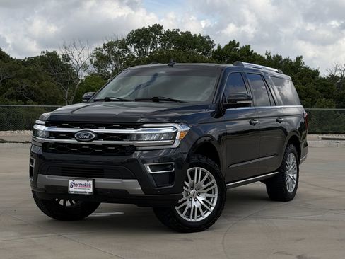 Used 2024 Ford Expedition Max Limited RWD image 2
