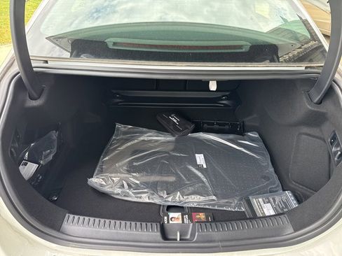 Used 2025 Mercedes-Benz E 350 4MATIC Sedan image 29