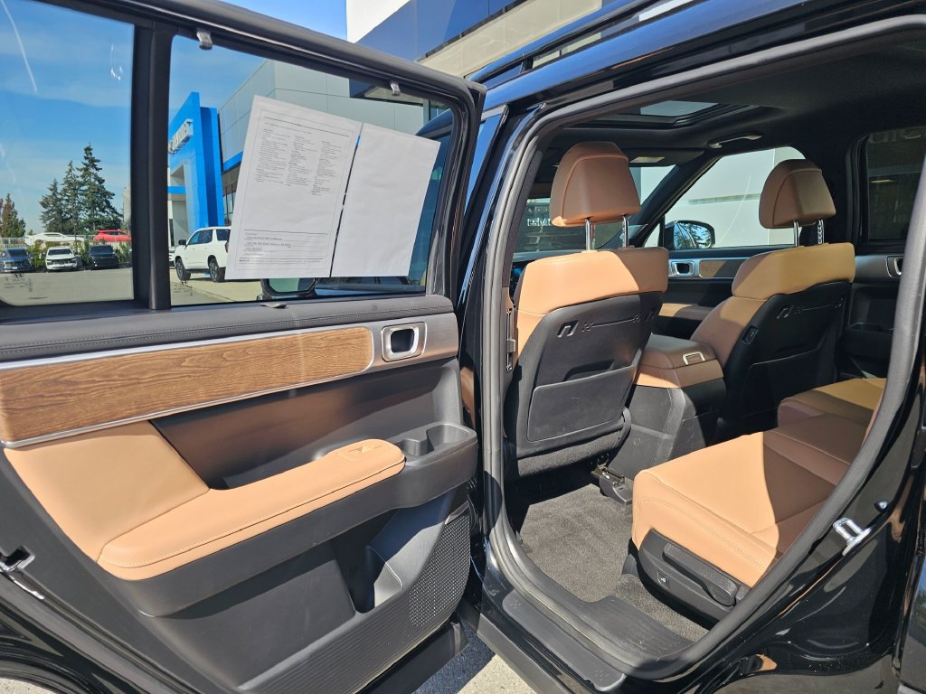 Used 2024 Hyundai Santa Fe Limited AWD/4WD image 19