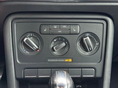 Used 2014 Volkswagen Beetle 2.5 image 19