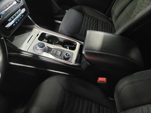 Used 2020 Ford Explorer XLT image 26