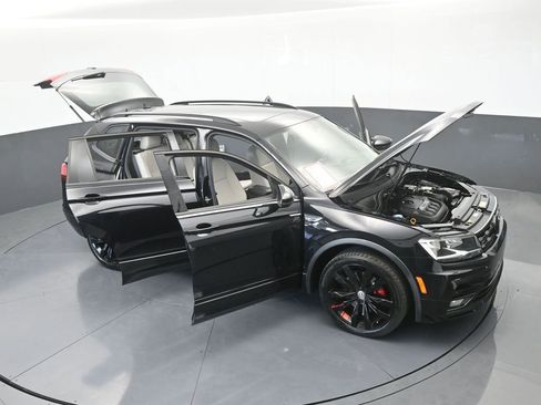 Used 2020 Volkswagen Tiguan SE R-Line image 77