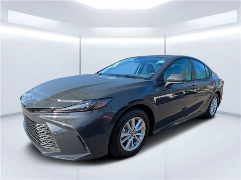Used 2025 Toyota Camry LE FWD image 7
