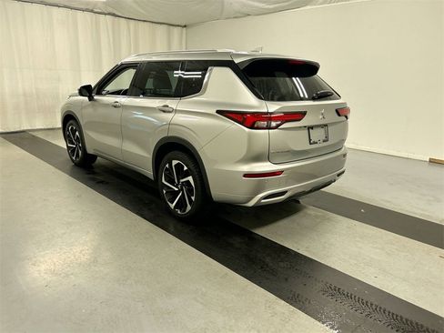 Used 2023 Mitsubishi Outlander SEL image 7