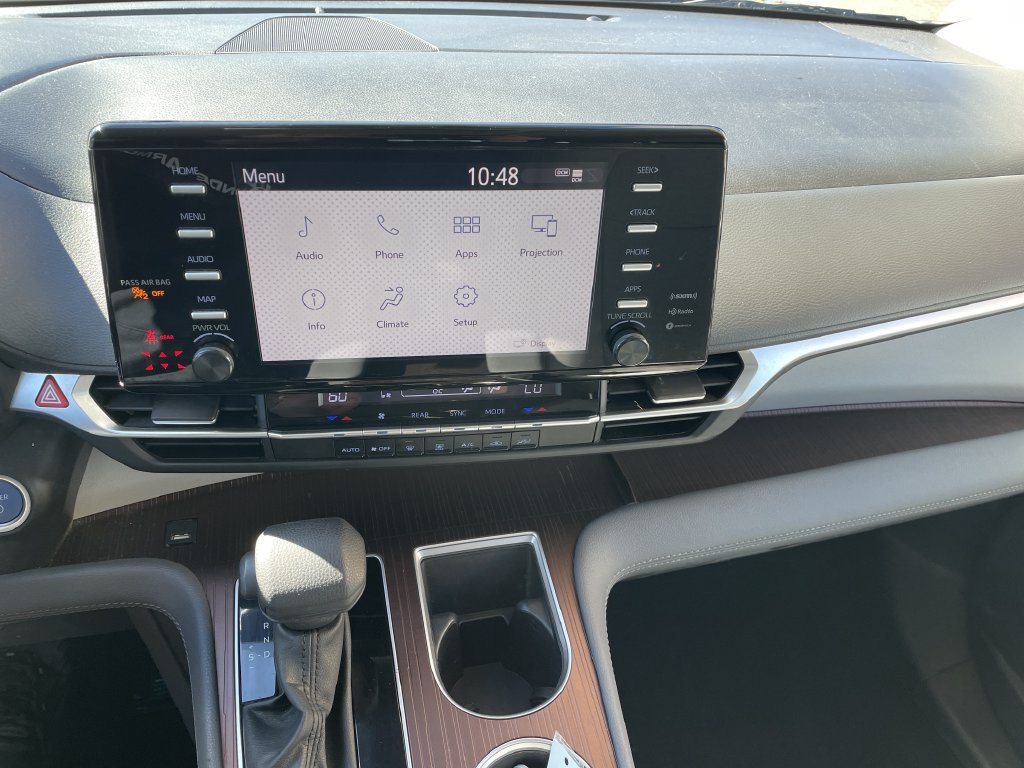 Certified 2024 Toyota Sienna LE AWD/4WD image 18