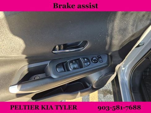 Used 2021 Nissan Kicks SV image 22