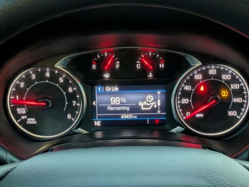 Used 2024 GMC Terrain SLE image 25