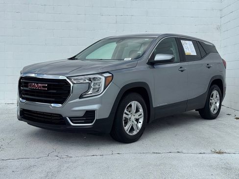 Used 2024 GMC Terrain SLE FWD image 9