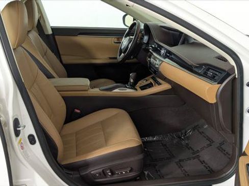 Used 2018 Lexus ES 350 w/ Luxury Package w/Wood Trim FWD image 21