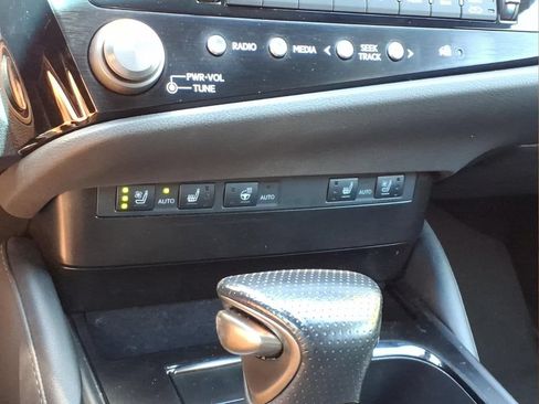Used 2023 Lexus ES 350 F Sport w/ Accessory Package (Z2) FWD image 7