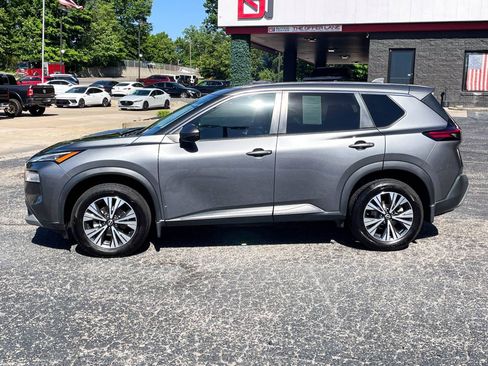 Used 2022 Nissan Rogue SV FWD image 3