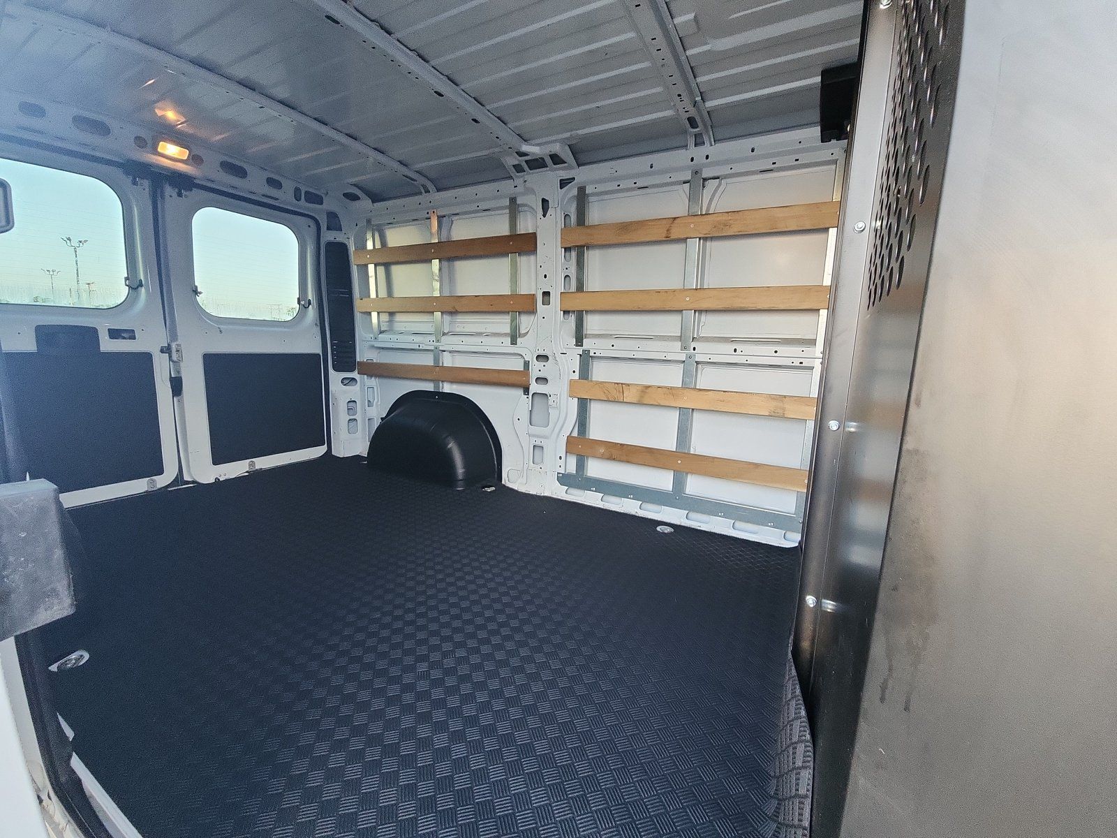 Used 2025 RAM ProMaster 2500 w/ U-Haul Equipment Group FWD image 19