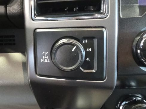 Used 2019 Ford F150 XLT w/ Equipment Group 302A Luxury AWD/4WD image 24
