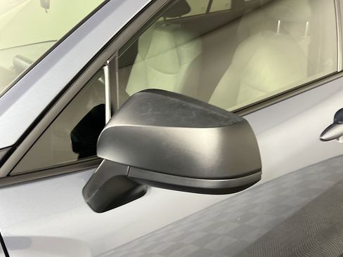 Used 2025 Toyota Corolla Cross L FWD image 13