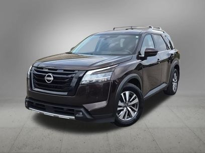 Used 2022 Nissan Pathfinder SL w/ SL Black Package