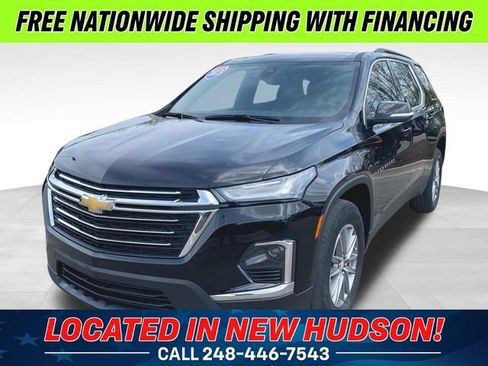 Used 2023 Chevrolet Traverse LT FWD image 1