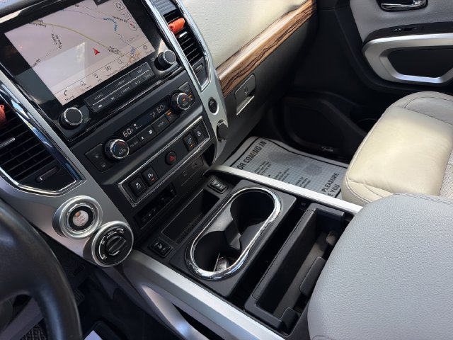 Used 2020 Nissan Titan SL w/ Moonroof Package AWD/4WD image 26