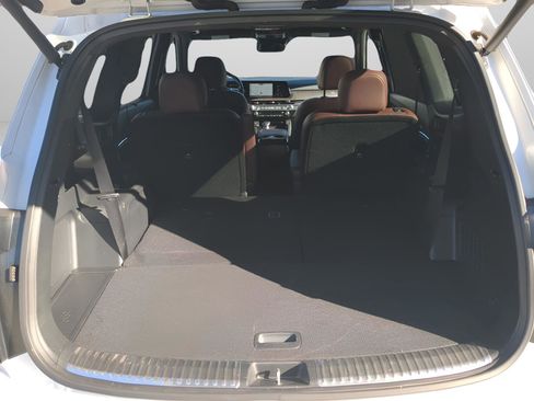 Used 2024 Kia Telluride SX image 11