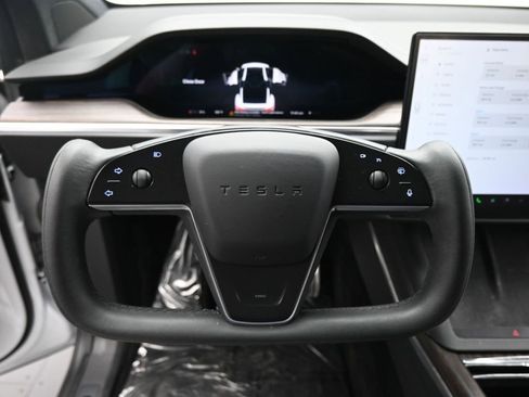 Used 2022 Tesla Model X image 11