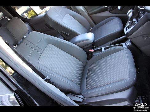 Used 2019 Ford Transit Connect XLT FWD image 30