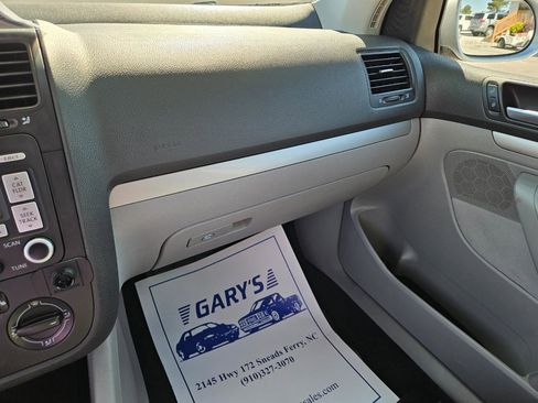 Used 2008 Volkswagen Rabbit S image 17