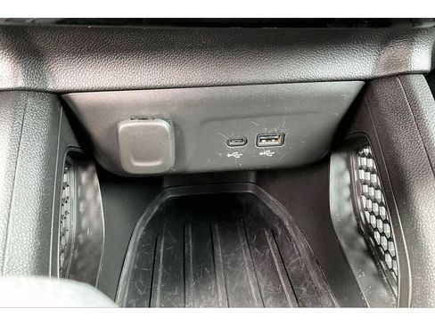 Used 2025 Chevrolet TrailBlazer LT FWD image 32