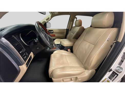 Used 2021 Toyota Sequoia Platinum AWD/4WD image 12