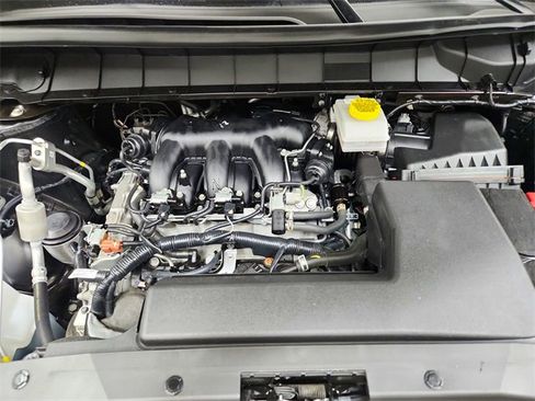 Used 2024 Nissan Pathfinder SV image 17