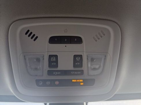 Used 2019 Chevrolet Traverse LT w/ LT Premium Package image 33