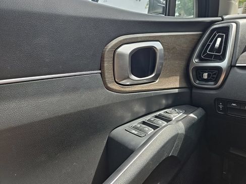 Certified 2023 Kia Sorento S w/ Panoramic Sunroof Package AWD/4WD image 17
