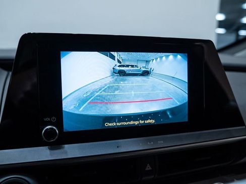 Used 2024 Toyota Prius LE image 24