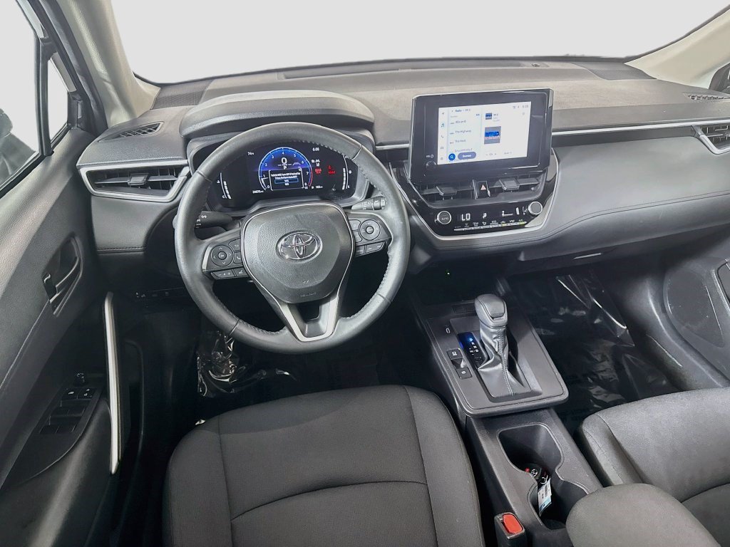 Used 2026 Toyota Corolla Cross LE FWD image 16