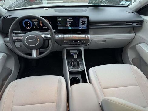 Used 2025 Hyundai Kona SEL image 14