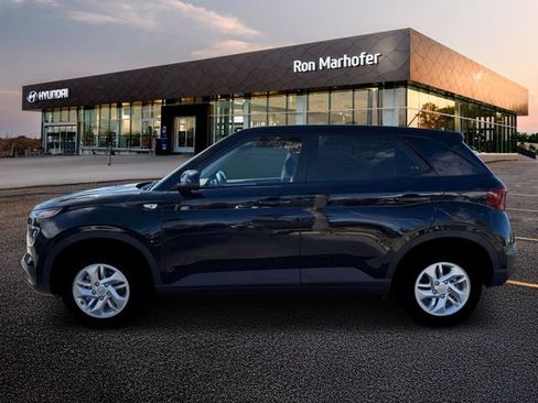 New 2026 Hyundai Venue SE image 3