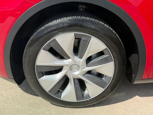 Used 2023 Tesla Model Y Long Range AWD/4WD image 14