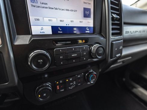 Used 2021 Ford F250 XLT w/ XLT Premium Package image 19