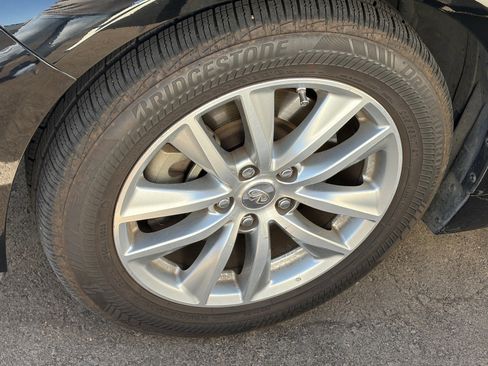 Used 2017 INFINITI Q50 2.0t w/ Moonroof Package RWD image 6