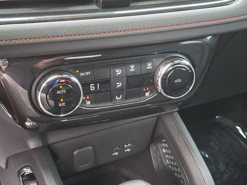 Used 2025 Chevrolet TrailBlazer RS w/ Convenience Package AWD/4WD image 15