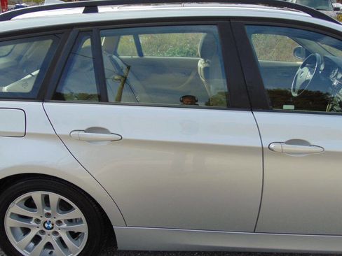 Used 2007 BMW 328xi Wagon image 9