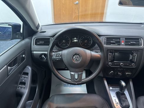 Used 2013 Volkswagen Jetta SEL FWD image 8