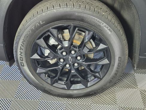 Used 2025 Chevrolet Traverse LT w/ Midnight/Sport Edition FWD image 8