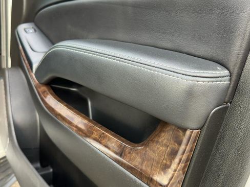 Used 2019 Chevrolet Tahoe LT image 53