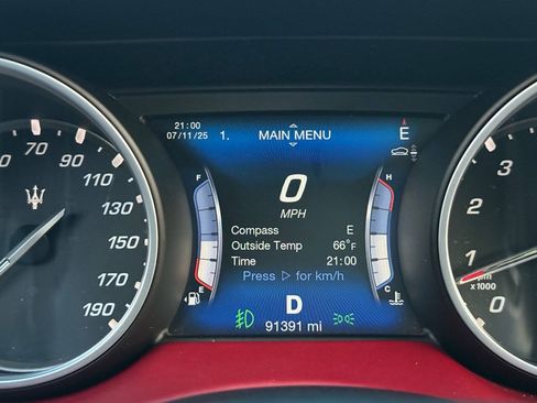Used 2017 Maserati Levante S AWD/4WD image 28