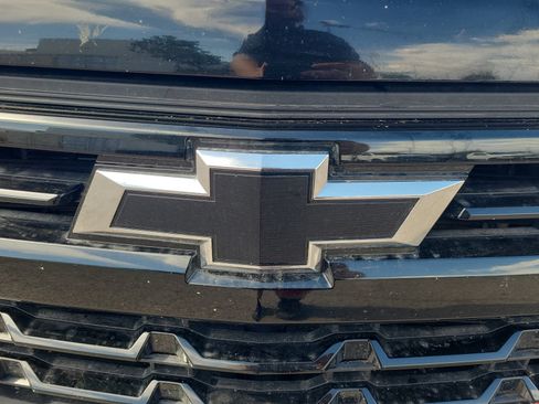 Used 2022 Chevrolet Silverado 1500 LT Trail Boss w/ Convenience Package II AWD/4WD image 16