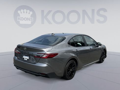 Used 2025 Toyota Camry SE FWD image 7