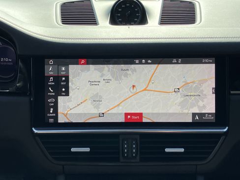 Used 2021 Porsche Cayenne GTS image 27