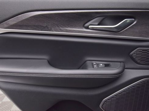 New 2025 Jeep Grand Cherokee Limited 4xe w/ Trailer Tow Package image 24