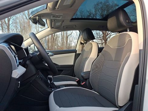 New 2026 Volkswagen Taos SE AWD/4WD image 8