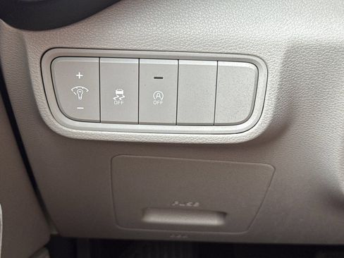 Used 2023 Kia Soul LX FWD image 35